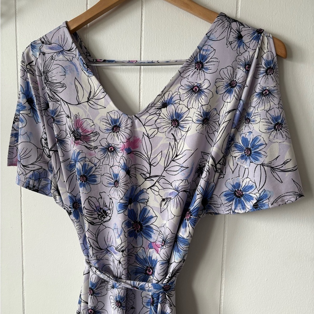 Ricki's Floral V-Neck Top | Size Large - Picture 4 of 10